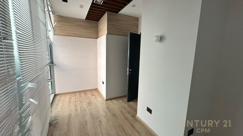 Ambient Premium për Qira Pranë Coin, Tiranë - 7000€ | 308.3 m²