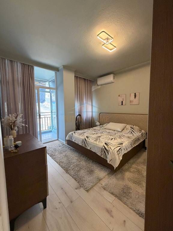 Qera, Apartament 1+1, Komuna e Parisit, Tiranë