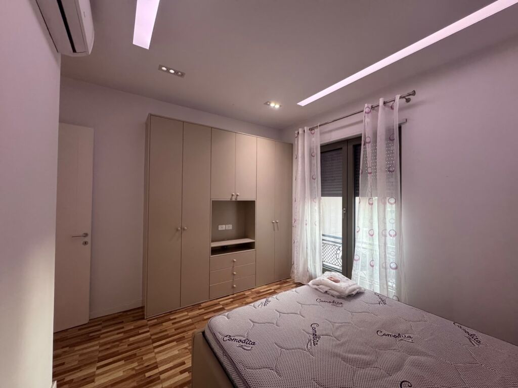 For rent 1+1+parking Delijorgji Complex 900 thousand lek