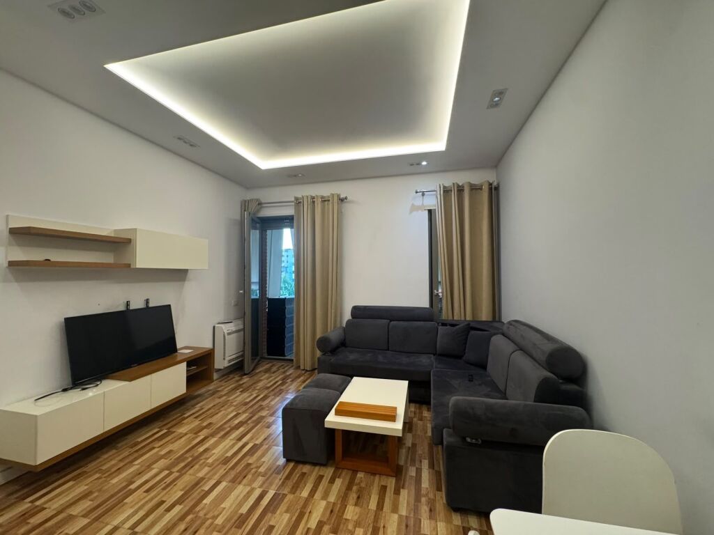 For rent 1+1+parking Delijorgji Complex 900 thousand lek