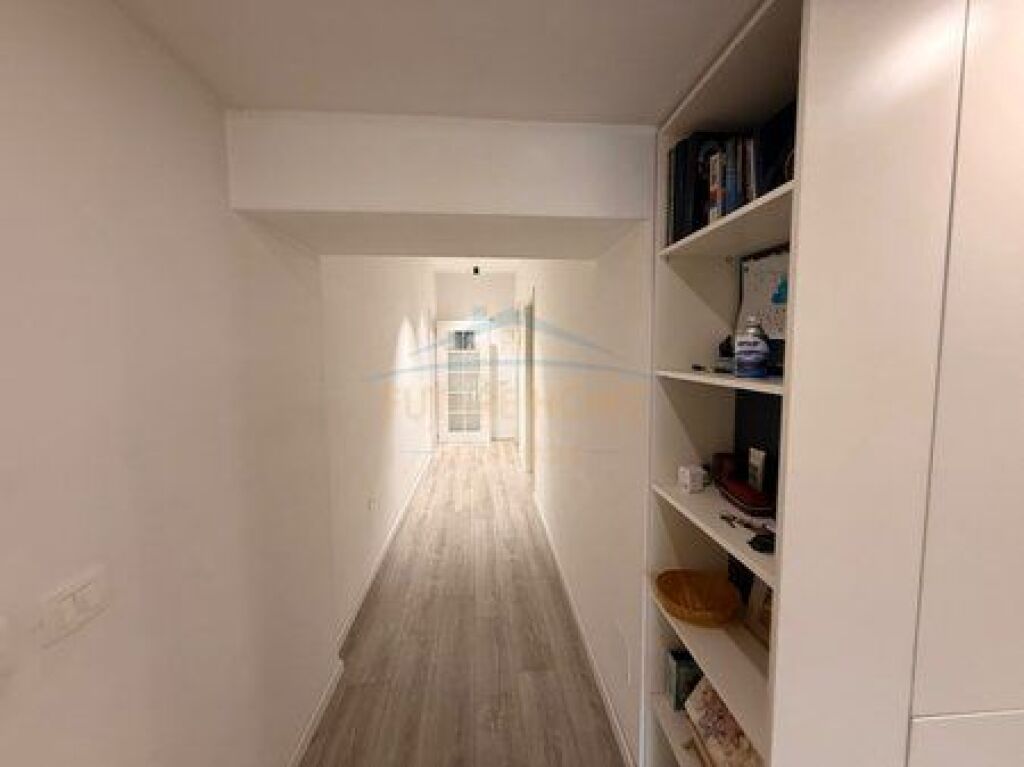 Shiten, 2 Apartamente 1+1, 2+1+2, Myslym Shyri, Tiranë.