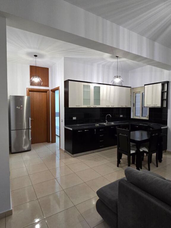 Qera | Shtëpi private 1 + 1 | Rruga Haki Shehu | 400 €/muaj