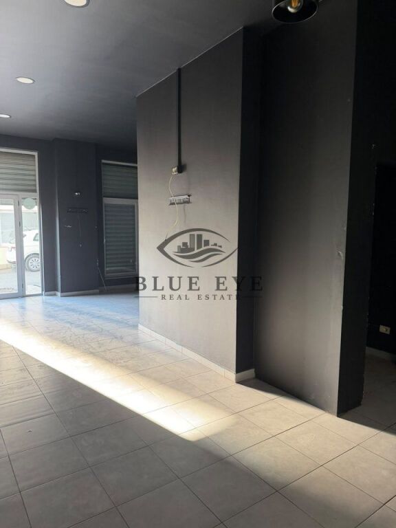 LOCALE COMMERCIALE IN AFFITTO – DIETRO L'OSPEDALE, DURRËS!