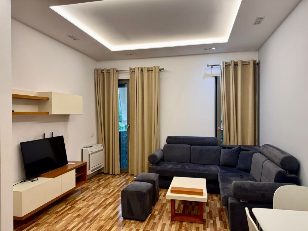 For rent 1+1+parking Delijorgji Complex 900 thousand lek