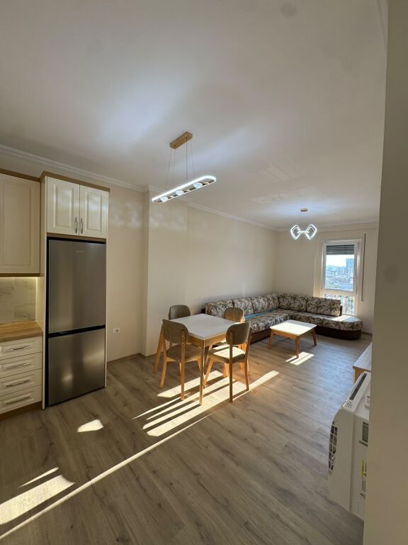 Apartament me qira 1+1 në 5 Maj