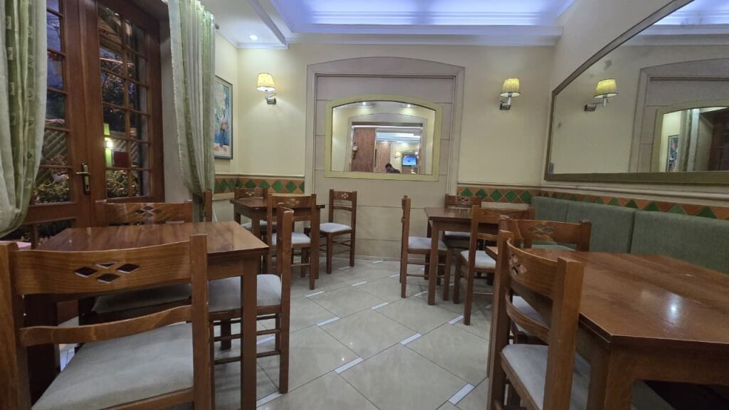 Affittasi Bar-Ristorante in Via Kavaja vicino alla Chiesa Cattolica  ID 5579