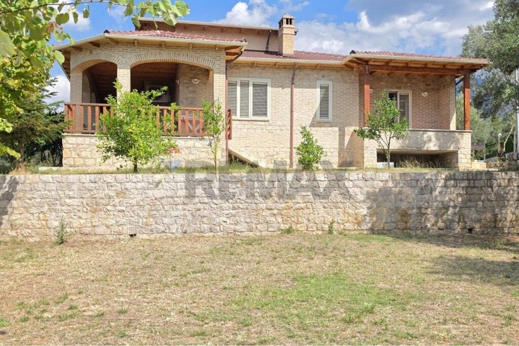 Vilë - Për Qira - Farkë, Tiranë(ID: 530191006-1240)