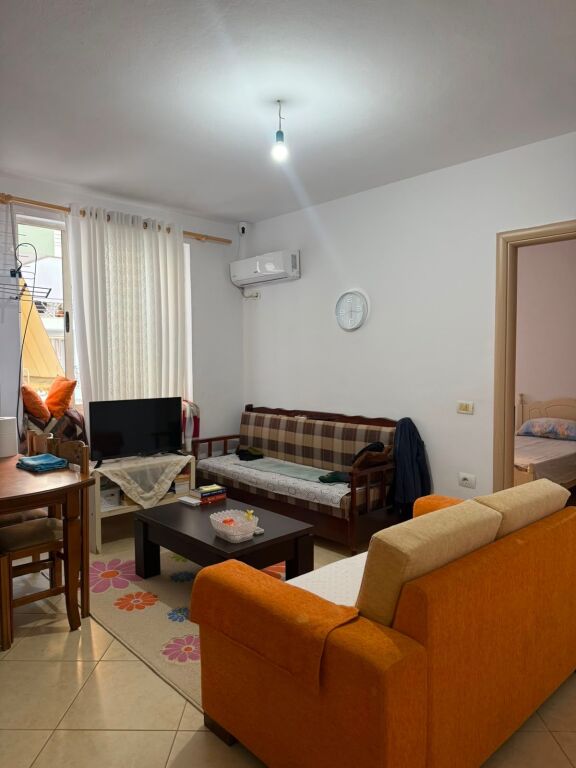 Shitet apartament 1+1 tek Ali Demi!