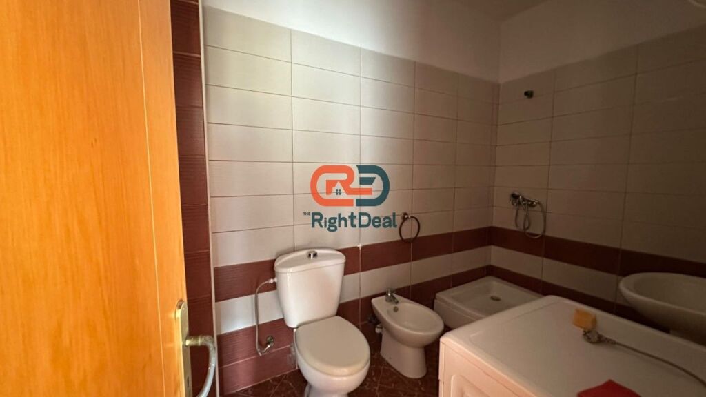 Ne Astir, Shitet Apartament 2+1 Me Planimetri Perfekte !!!