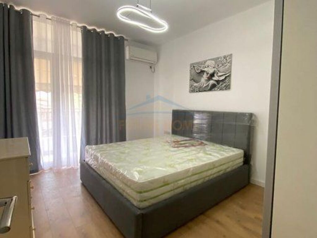 Shiten, 2 Apartamente 1+1, 2+1+2, Myslym Shyri, Tiranë.