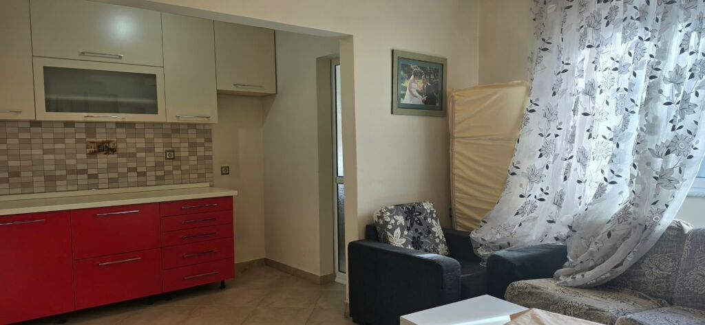 Shitet apartment 1+1 tek Varri Bamit