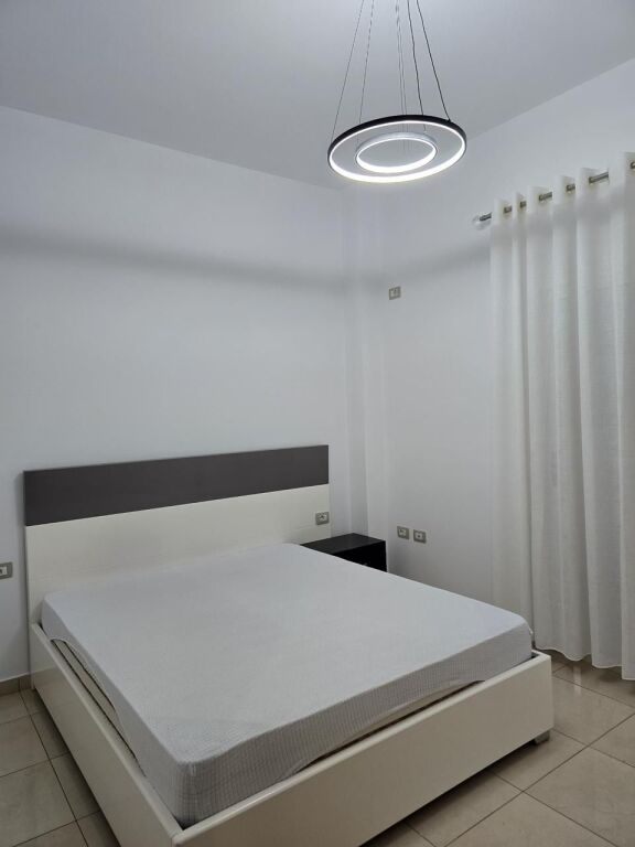 Qera | Shtëpi private 1 + 1 | Rruga Haki Shehu | 400 €/muaj
