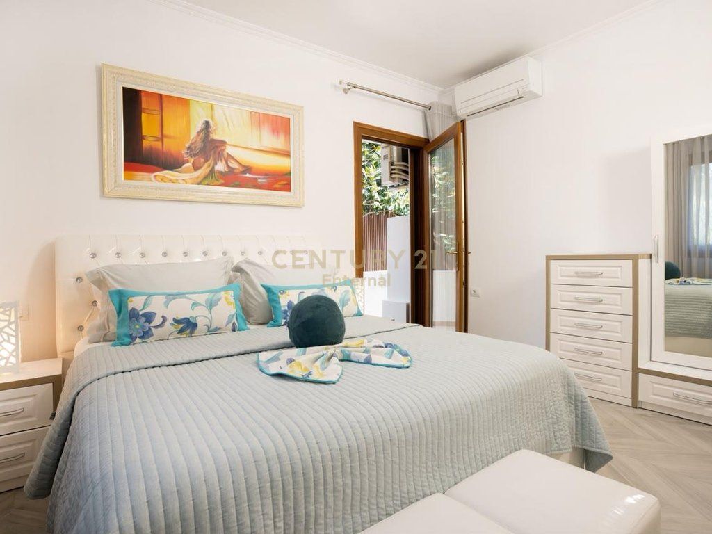 Apartament 2+1+2 me qira tek Liqeni I Tiranes
