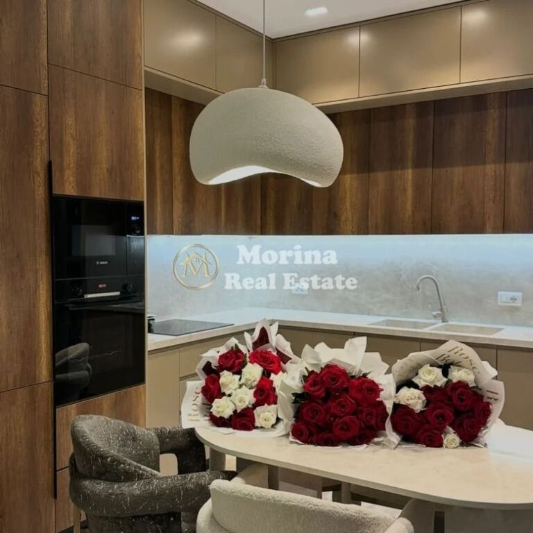 Qera | Apartament 2 + 1 | Rruga 5 Maji – Emerald Center| 1000 €/muaj
