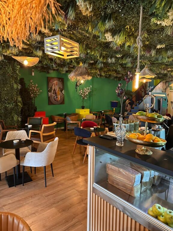 Jepet ambient bar coffee duplex me qera tek Rruga Konferenca e Pezes , prane UKT , Yzberisht , Misto Mame , Rruga e Kavajes , Pallati me Shigjeta .