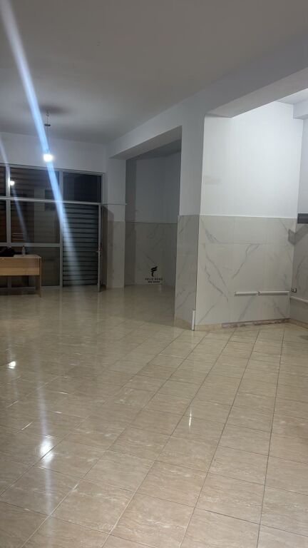 WAREHOUSE FOR RENT 65 M2 DURRESIT STREET 50,000 LEKE FH-93244