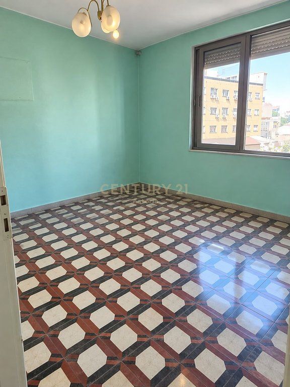 APPARTAMENTO IN VENDITA 2+1 VICINO ALLA STRADA DI KAVAJË. 195,000 €