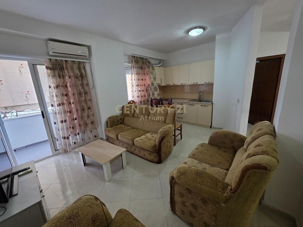 SHITET APARTAMENT 1+1 NE PORCELAN MBRAPA (U.E.T)