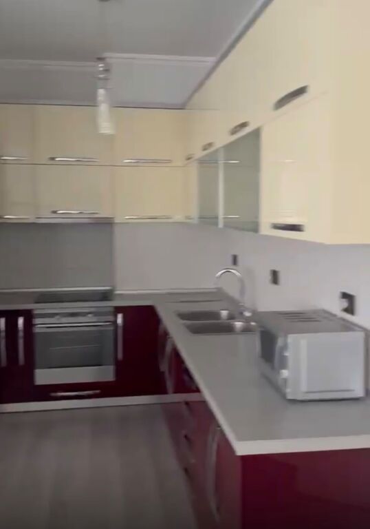 Tek Delijorgji, jepet me qera apartament 3+1.