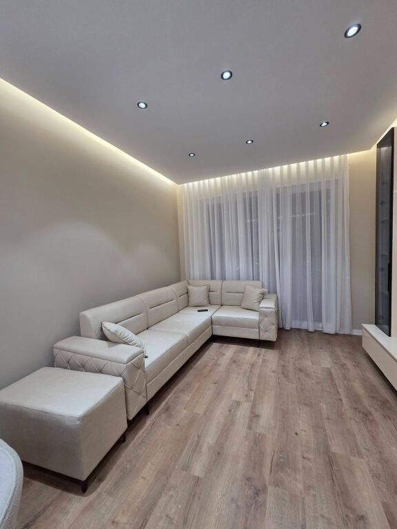 *APARTAMENT 1+1 PER QIRA | CONCORD CENTER, 5 MAJI