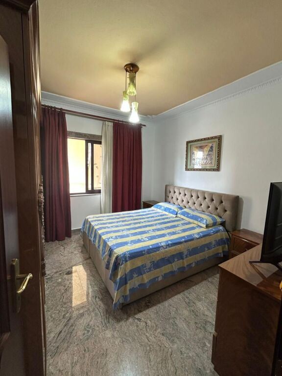APARTAMENT 2+1 ME QIRA – PRANË SHESHIT SKËNDERBEJ