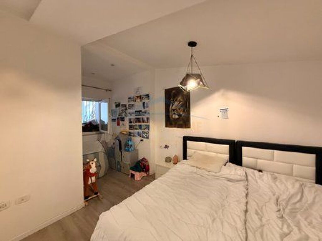 Shiten, 2 Apartamente 1+1, 2+1+2, Myslym Shyri, Tiranë.