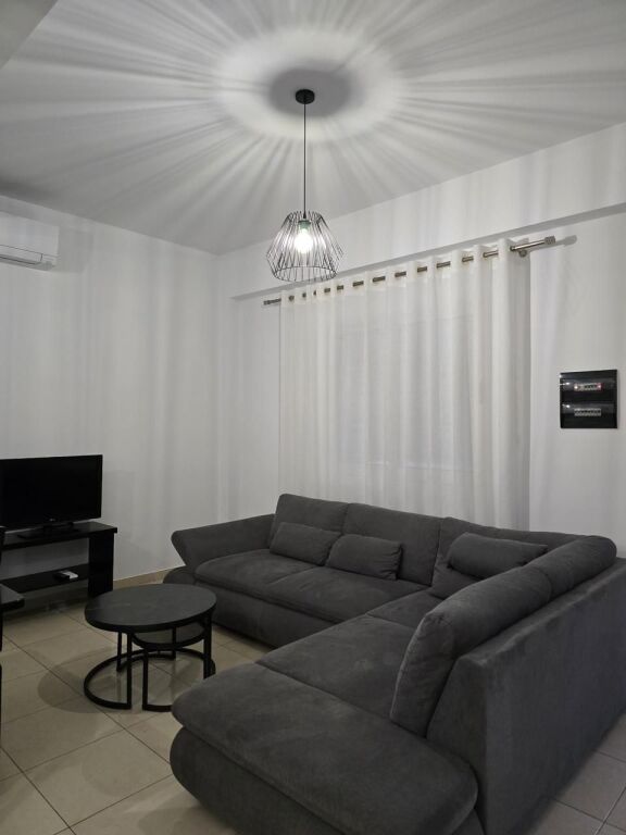 Qera | Shtëpi private 1 + 1 | Rruga Haki Shehu | 400 €/muaj