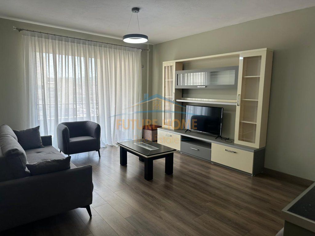 Qera,Apartament 1+1,Unaza Re !