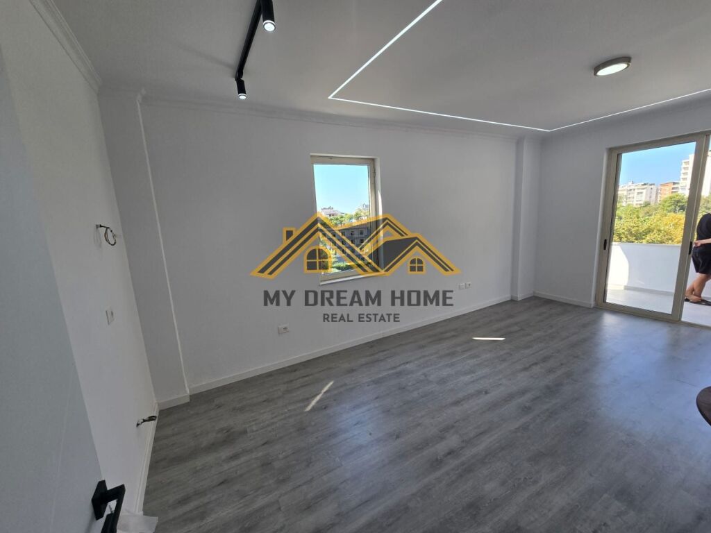FLORIDA COMPLEX, SELLING 2+1 APARTMENT
