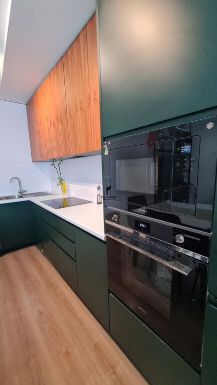 APARTAMENT ME QERA 2+1 STADIUMI AIR ALBANIA 150.000 LEKE FH-93333