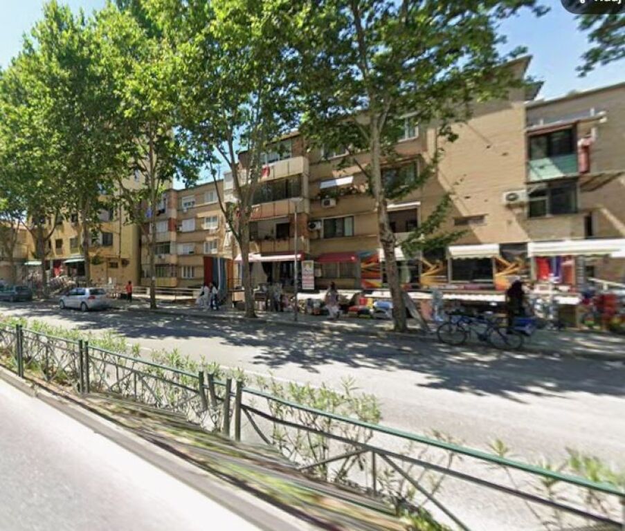 SHITET BIZNES TAPETESH NË RRUGËN FERIT XHAJKO – PËR VILA, SHTËPI &amp; BIZNESE  ID 5566