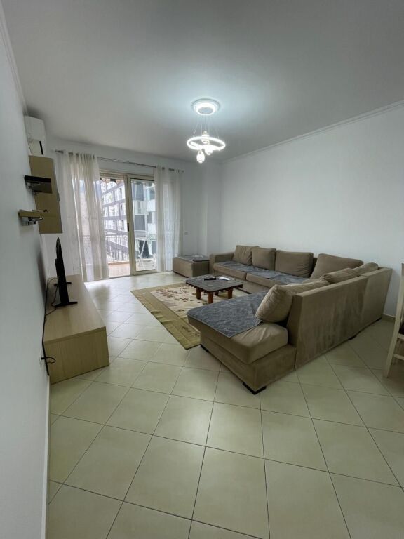 Apartment 2+1+2 + parking space in Don Boskoi 800 thousand lek