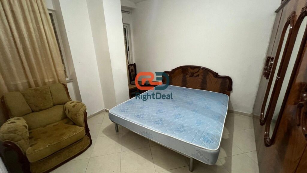 Ne Porcelan, Shitet Apartament 1+1 Me Orientim Perfekt!!