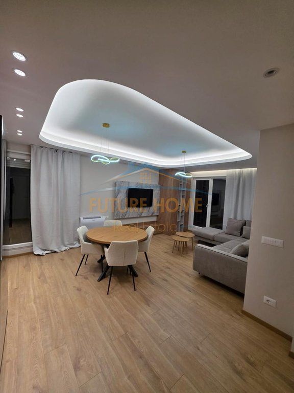 Shitet, Penthouse 2+1+2+Verandë+2 Poste Parkimi, Bulevardi Zhan D'ark, Tiranë