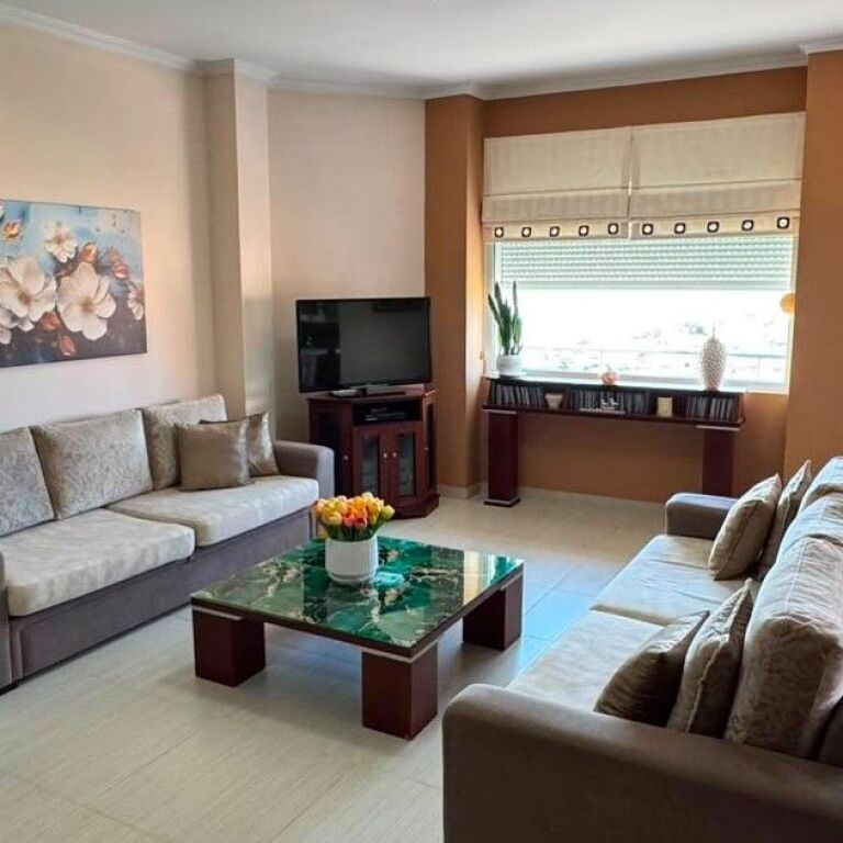 🏡 SHITET APARTAMENT 2+1 – SARANDË 🌊