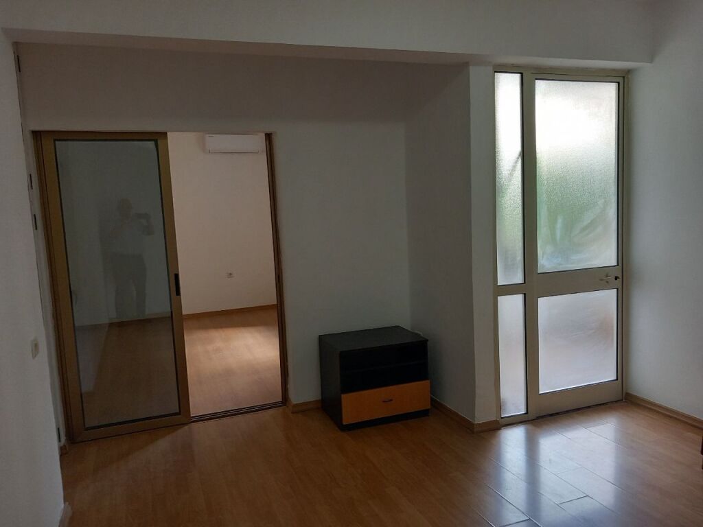 Qera | Apartament 3 + 1 | Rruga Qemal Stafa | 600 €/muaj