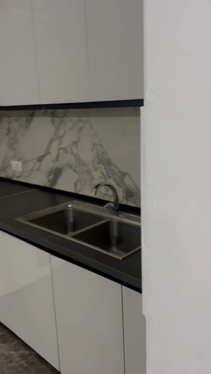 Apartament 1+1 per qera 5 maji Tek Shkolla tirana Jone !