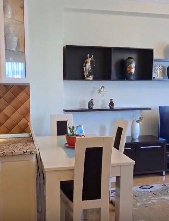 Apartament 1+1 per shitje tek Rr Kongresi i Manastirit