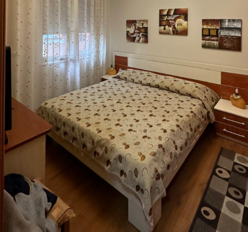 Jepet apartament 1+1 me qira tek Rruga e Bogdaneve , Rruga e Kavajes , Rruga e Durresit .