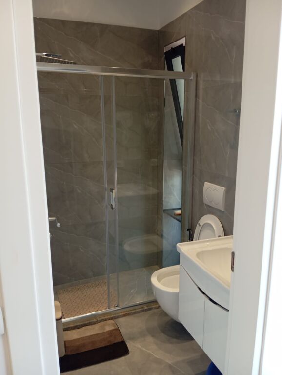 STUDIO ME QERA – ÇOLE, VLORË