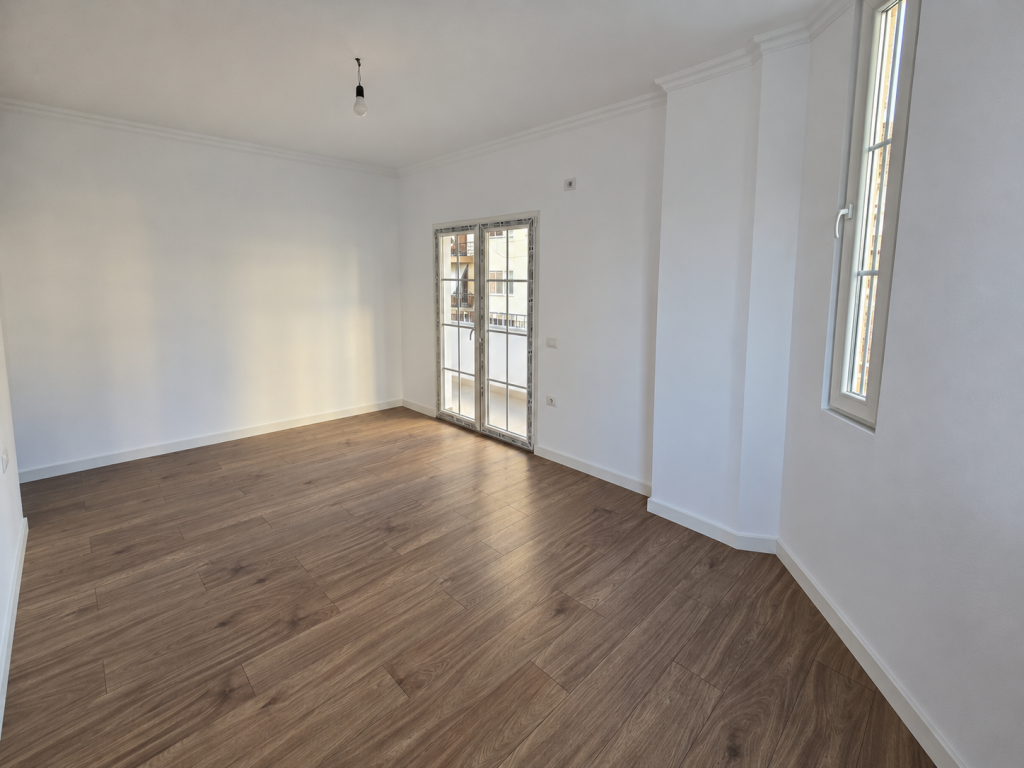 APPARTAMENTO / UFFICIO 2+1 + BALCONE IN AFFITTO | VIA DEI BOGDANË