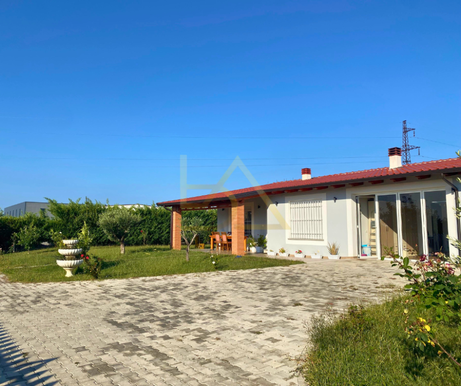 SHITEN 2 KAPANONE DHE SHTËPI PRIVATE – ISHULL - LEZHË, LEZHË