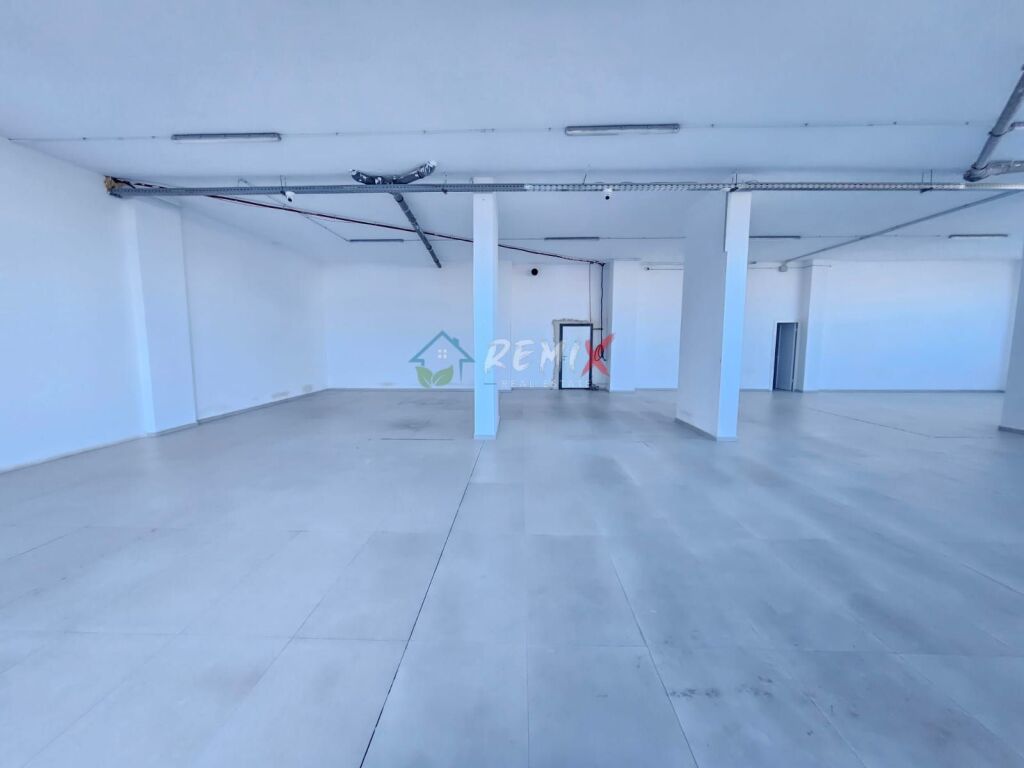 JEPET ME QERA  AMBIENT BIZNESI , ISH - URT , DURRËS