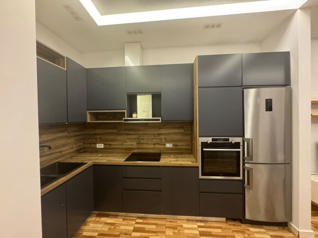 For rent 1+1+parking Delijorgji Complex 900 thousand lek