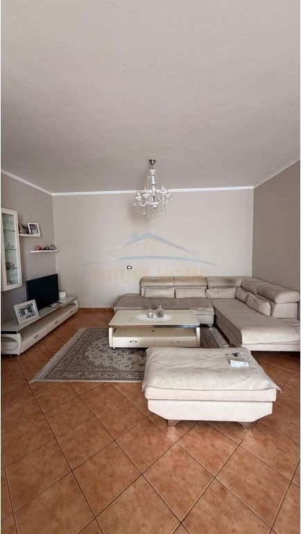 Rent, Apartment 2+1+2 Center, Durres    80,000 Lek