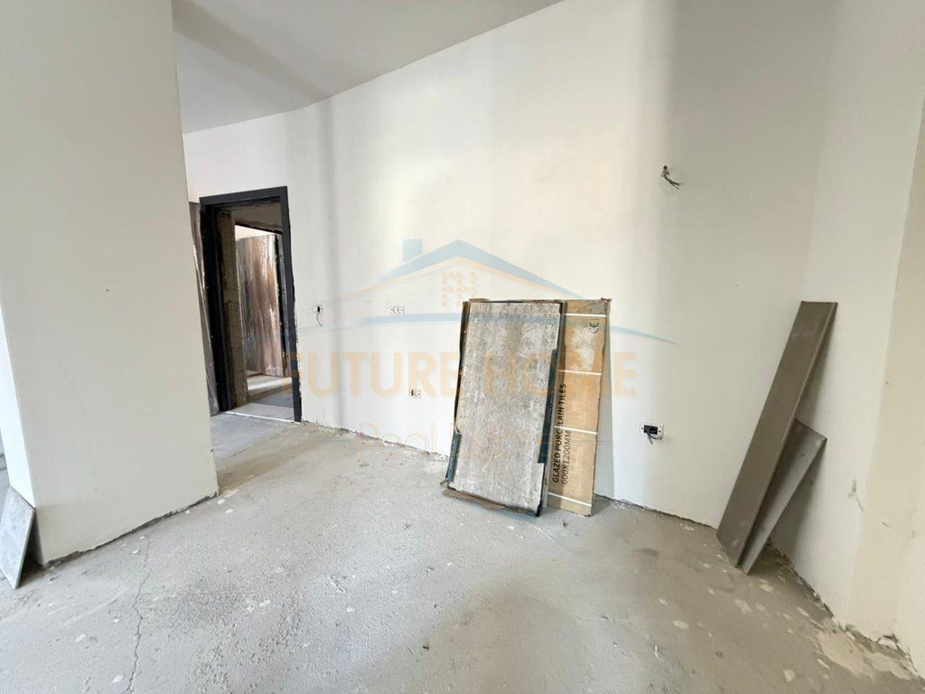 Apartament 1+1, & Garsoniere, tek Kompleksi Grhnd, Tirane.