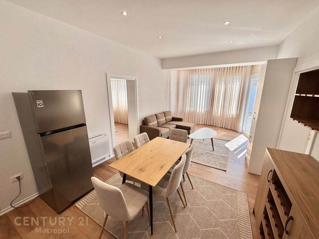 One-story villa with yard for rent in Selvia