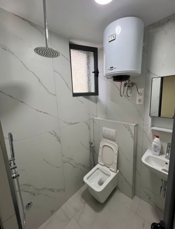 Appartamento 1+1 in affitto presso Shkolla e Bashkuar!