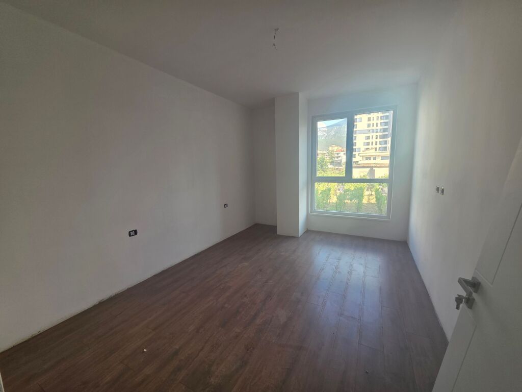 📍Porcelan Rezidenca Splendor Shitet Apartament 2+1+2