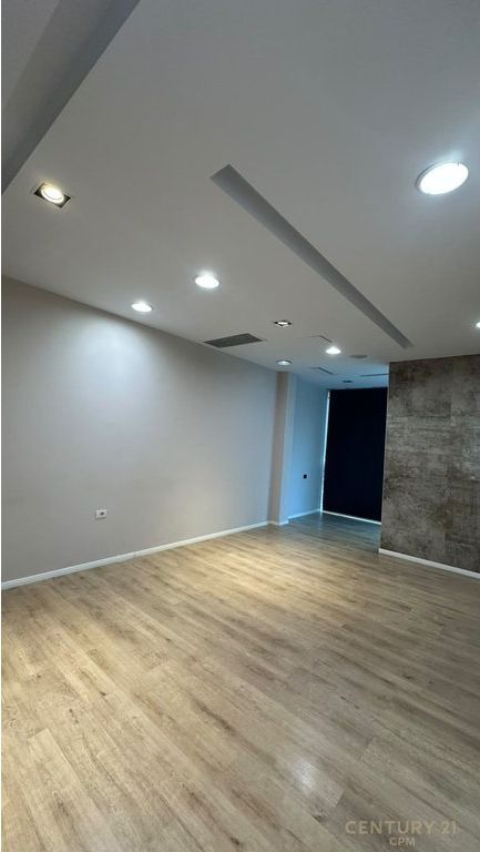 Ambient Premium për Qira Pranë Coin, Tiranë - 7000€ | 308.3 m²